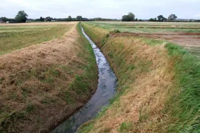 sistem drainase lahan pertanian